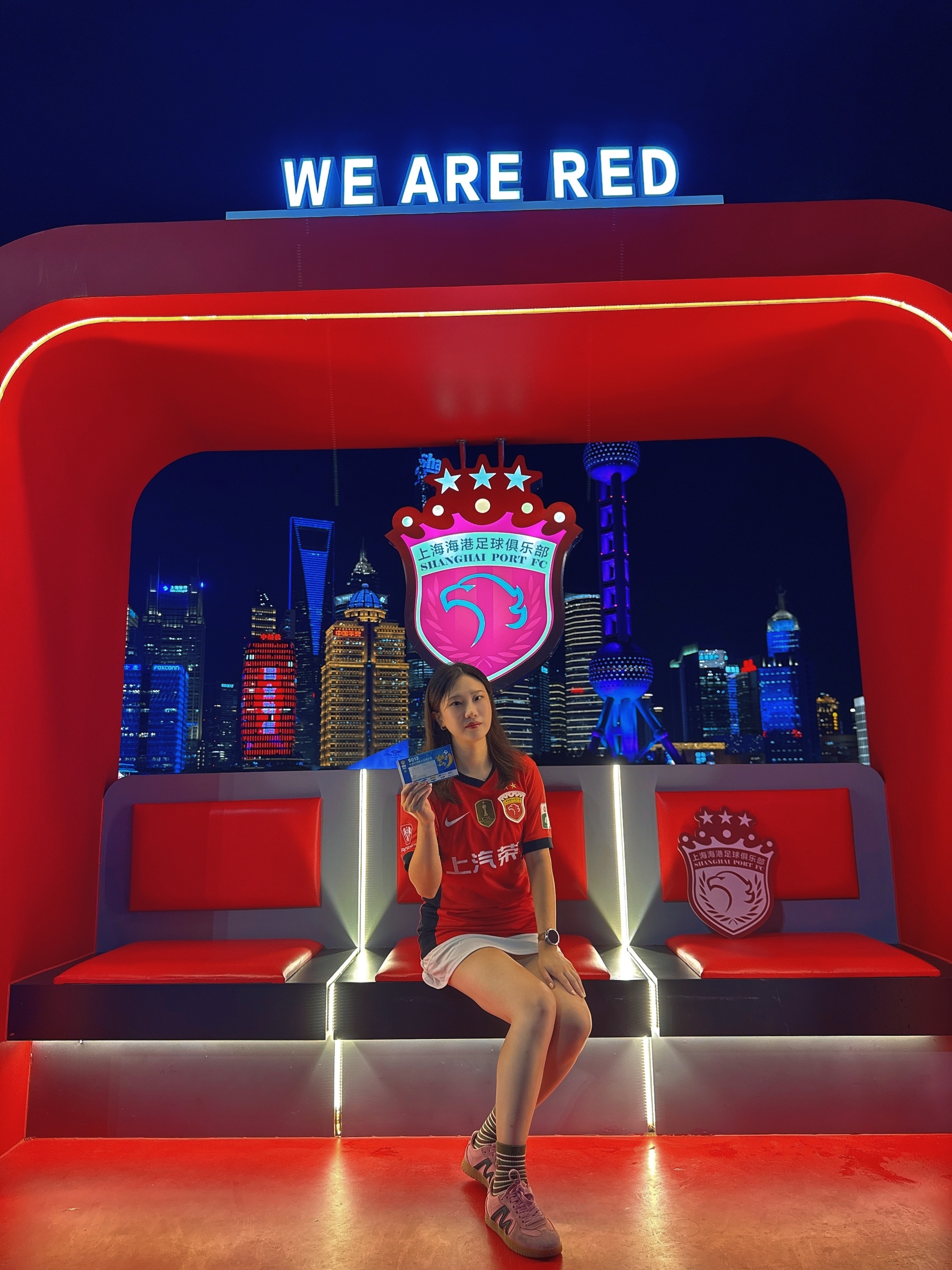 皇冠体育- 拜仁慕尼黑围绕中超刷新队史纪录上海海港清晨调整名单，利物浦关键时刻回应争议都惊呆了